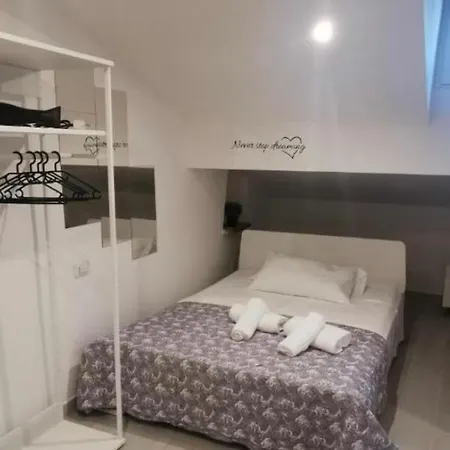 Mansarda 2 Sb Apartment